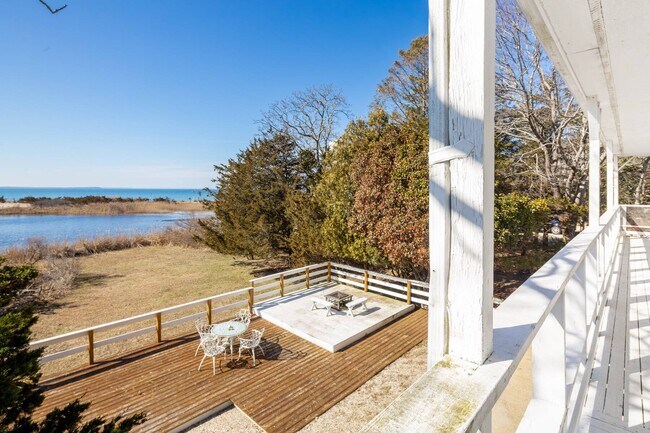 Building Photo - 20 Bay Inlet Rd