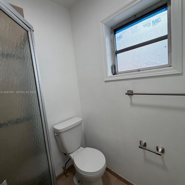 Building Photo - 3932 NW 39th Ave