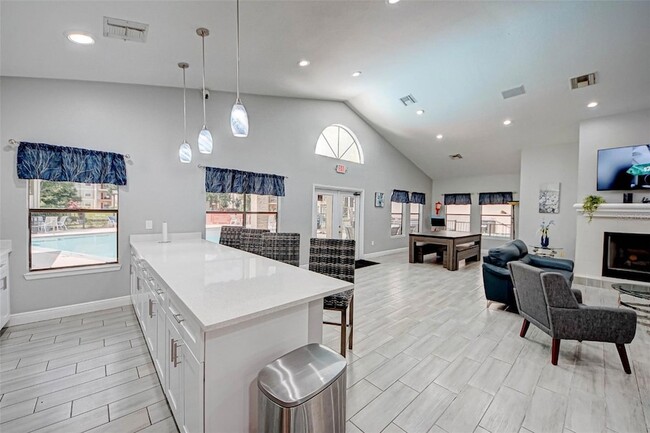 Building Photo - 3038 Parkway Blvd