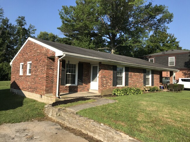Building Photo - 4 Seminole Dr
