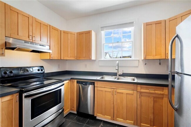 Building Photo - 1364 Constance St