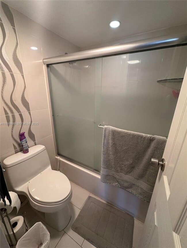 Building Photo - 100 Bayview Dr