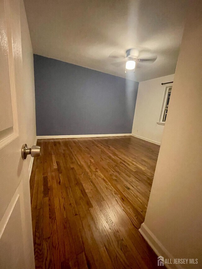 Building Photo - 22 Roselle Ave