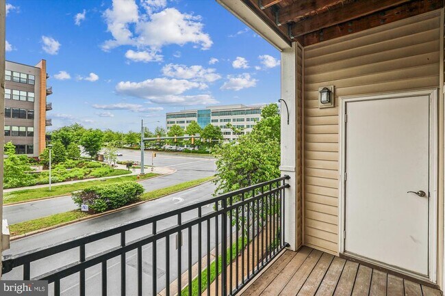 Building Photo - 12941 Centre Park Cir