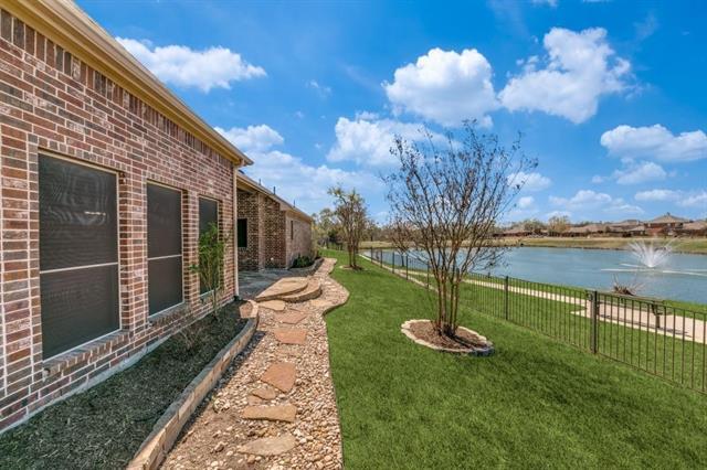 Building Photo - 1802 Sanderlain Ln