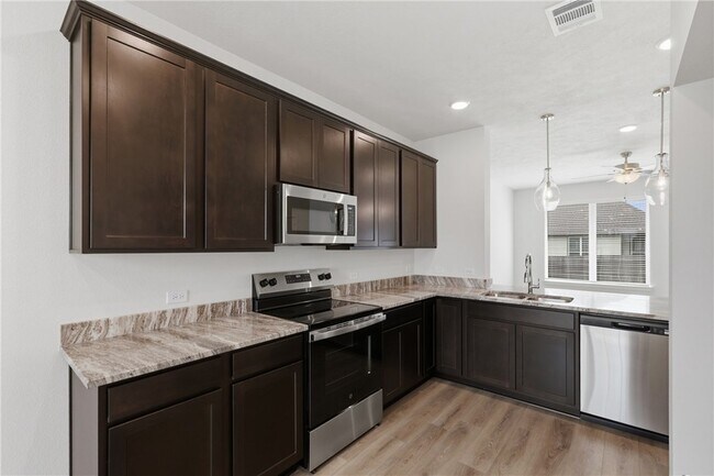 Building Photo - 10633 Burgundy Berry Wy
