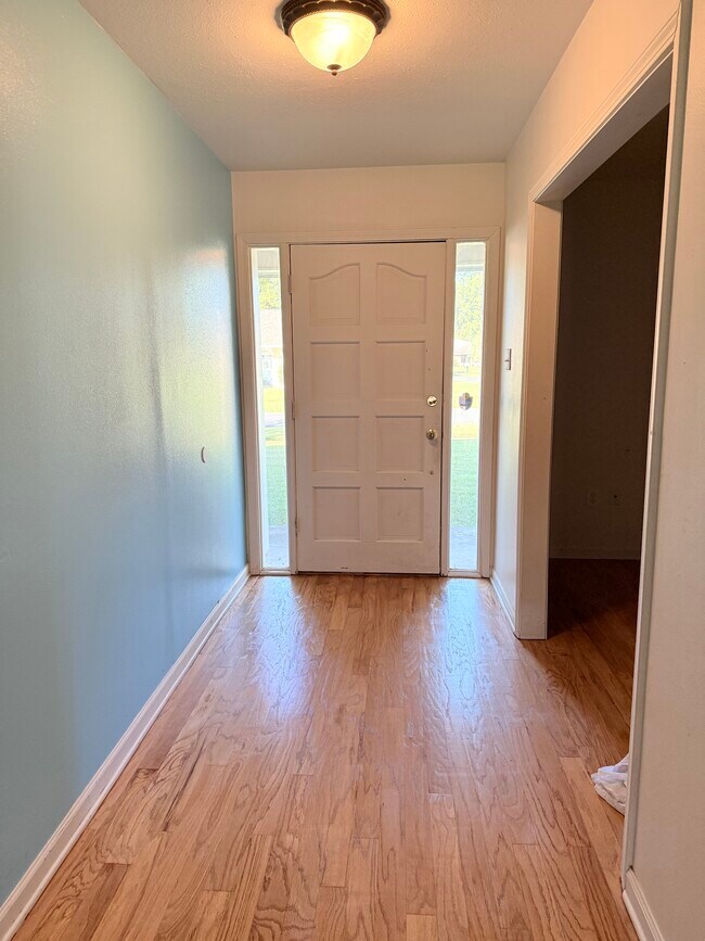 Building Photo - 2011 Aspenwood Dr