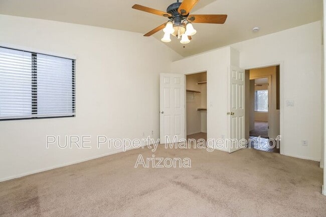 Building Photo - 1117 W Mango Dr