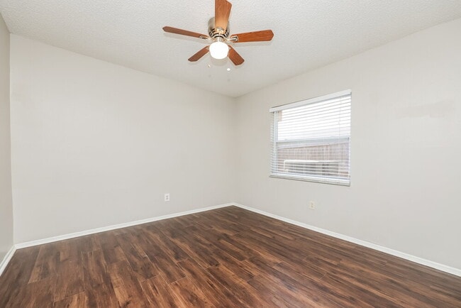 Building Photo - 3610 Fairway Forest Dr