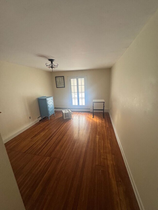 Building Photo - Millerton