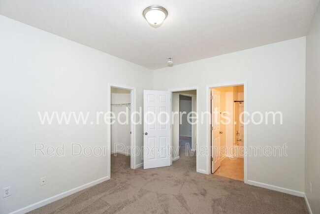 Building Photo - 907 Curlew Ln