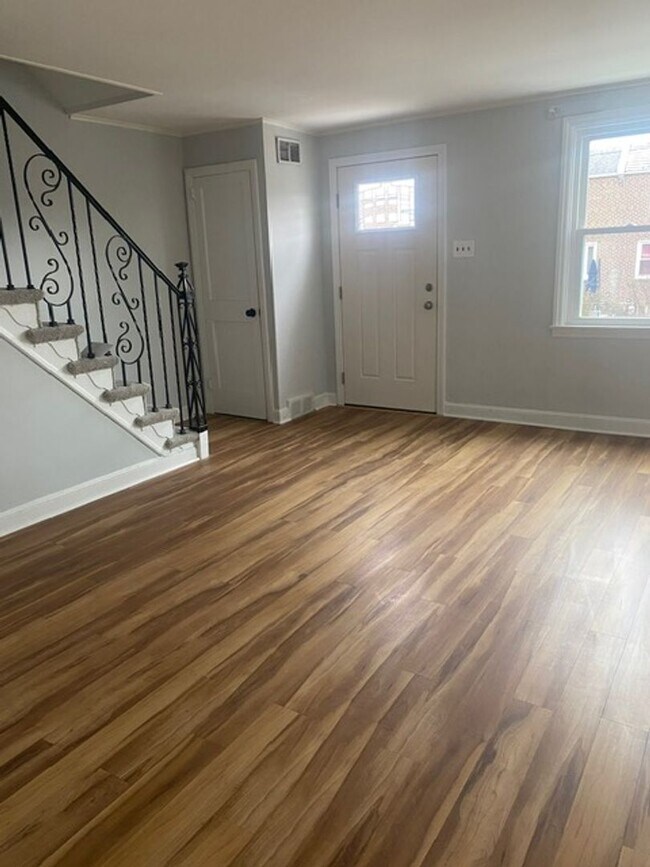 Building Photo - House for Rent in Upper Darby