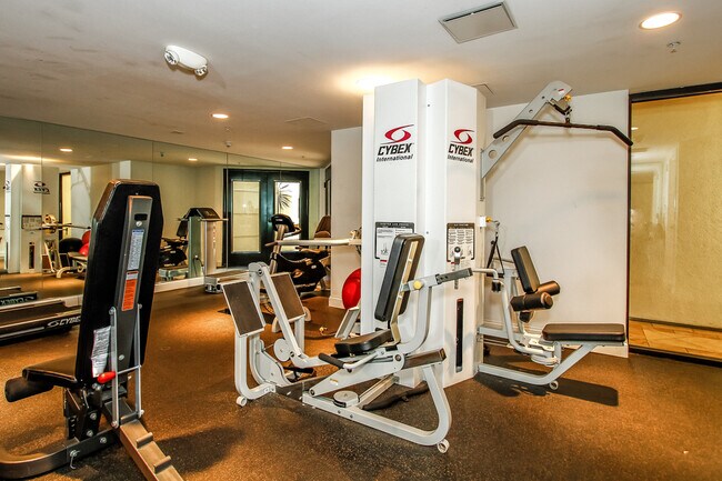 Building Photo - 11863 Darlington Ave