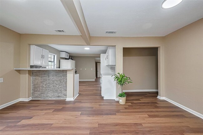 Building Photo - 1311 Pershing St