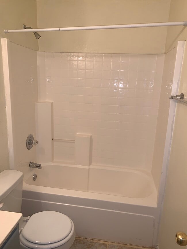 Building Photo - 4838 Orchard Ridge Dr