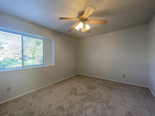Building Photo - 1817 Heron Ln
