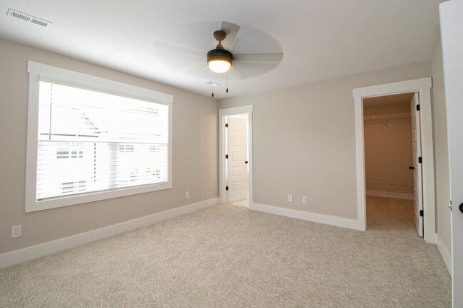 Building Photo - 166 Sango Dr