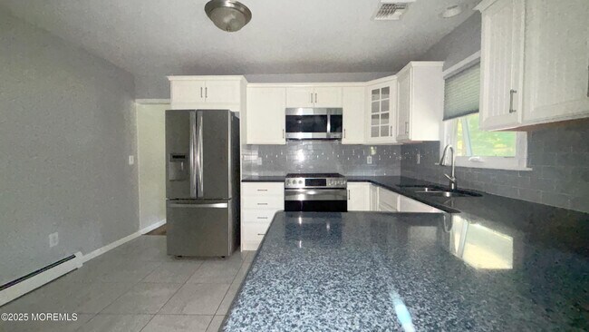 Building Photo - 1409 Wallach Dr