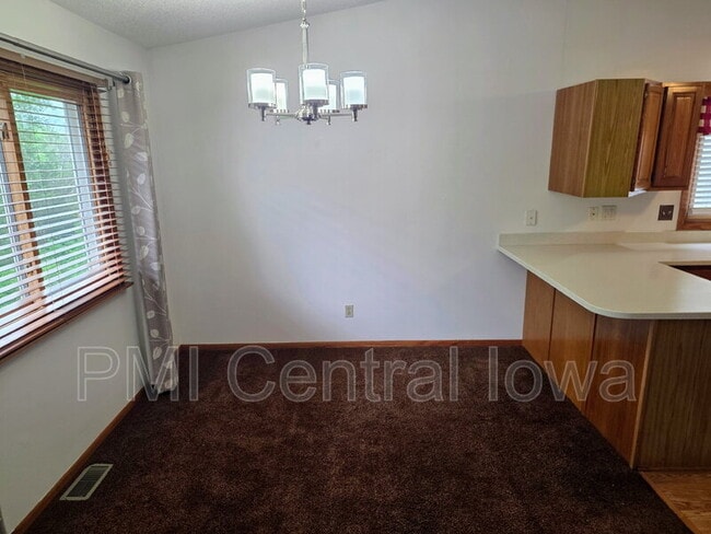 Building Photo - 5310 Brookview Dr