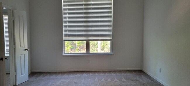 Building Photo - 579 Dry Fork Ln