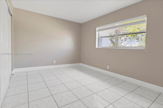 Building Photo - 1333 S Dixie Hwy