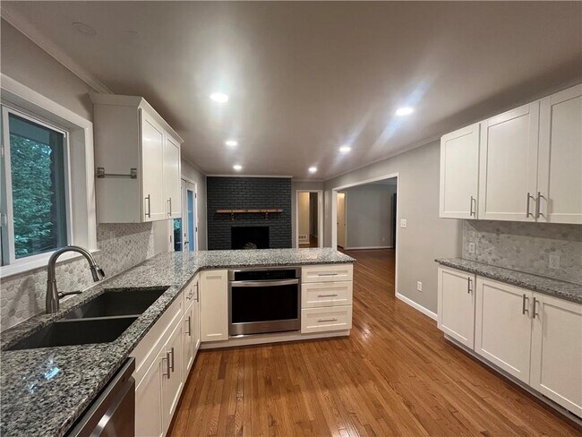 Building Photo - 2301 Echo Hills Cir NE