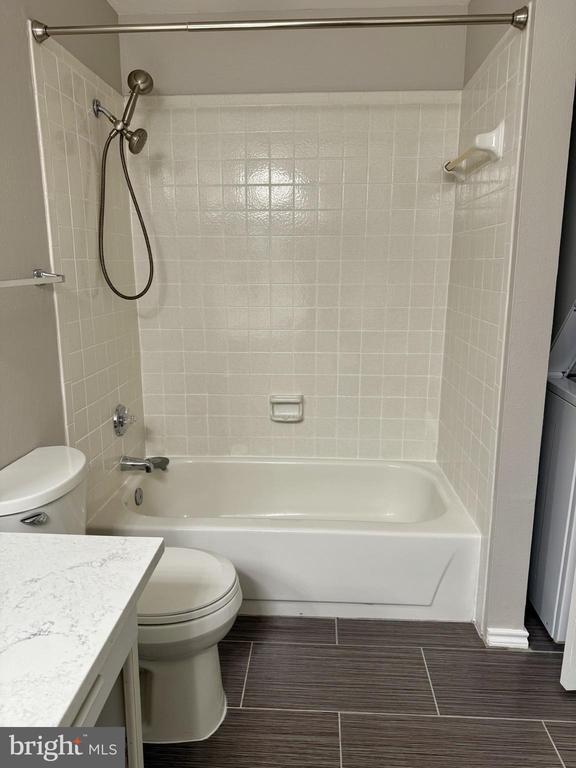Building Photo - 3916 Penderview Dr