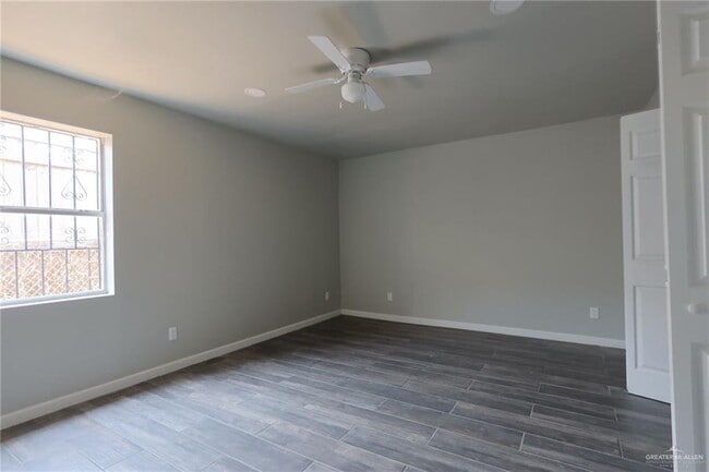 Building Photo - 116 N Resplandor St