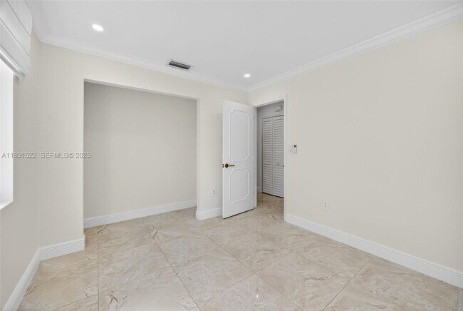 Building Photo - 13280 SW 39th Terrace