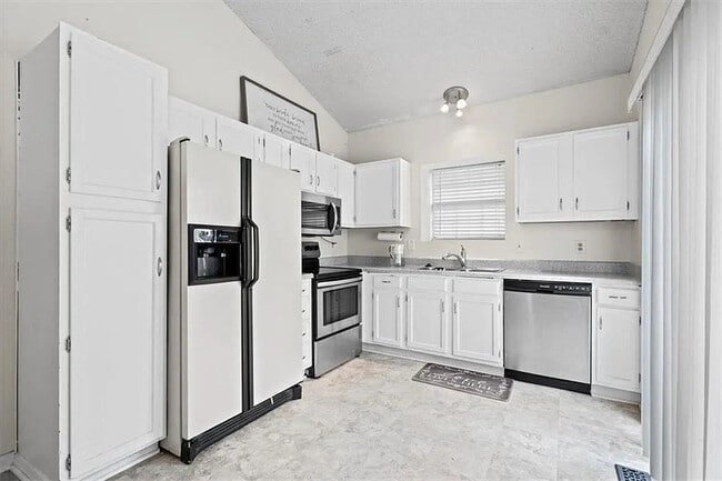 Building Photo - 12808 W 108th St