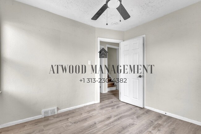 Building Photo - This beautifully updated 3-bedroom, 1-bath single-family home is ready for move-in!