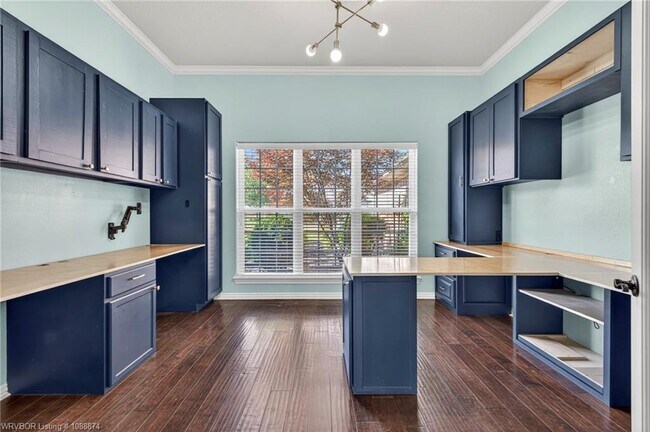 Building Photo - 3725 Colfax Way