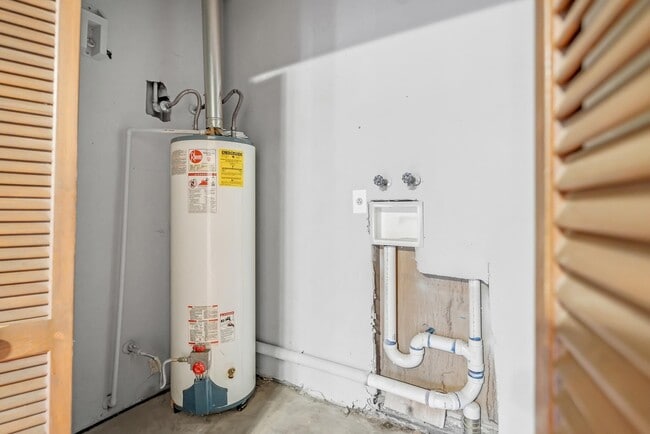 Building Photo - 8710 Bertwood St