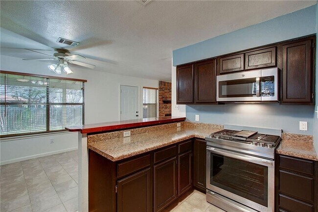 Building Photo - 7502 Montaque Dr
