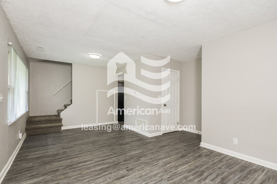 Building Photo - 3353 Forent Ave