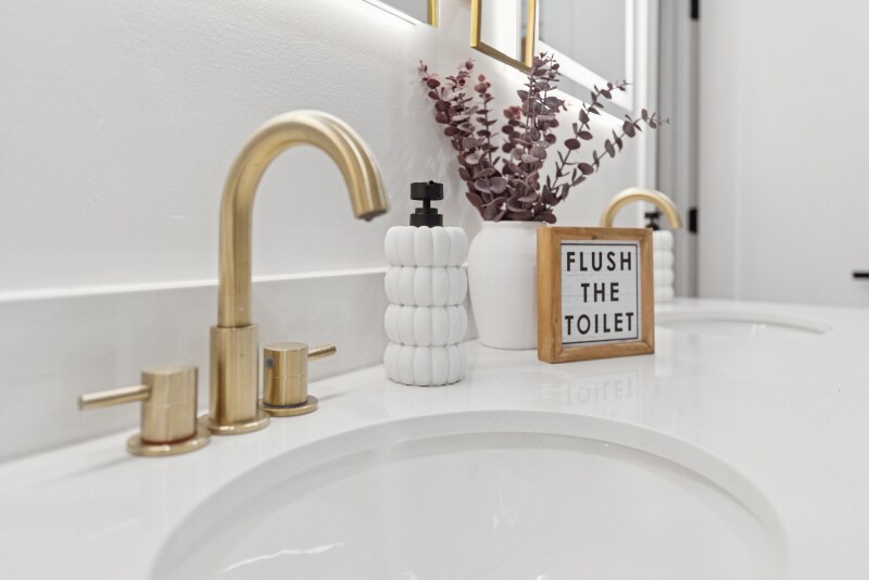 Building Photo - 1937 Foster Ave