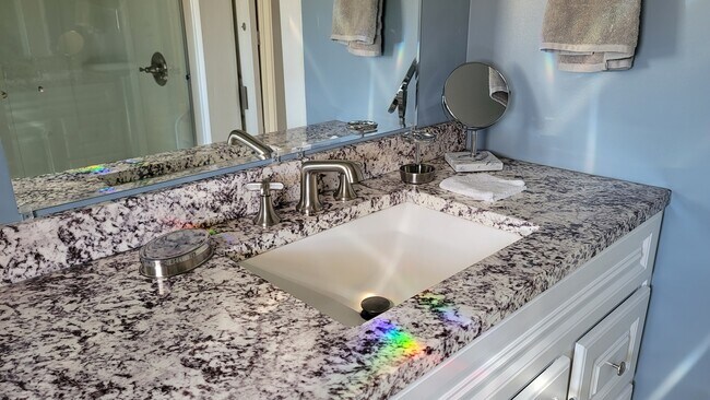 Building Photo - 1601 N Broadway St