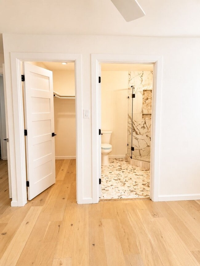 Building Photo - *** Near Domain * Stunning 5 Bedroom 4 Bath House with Garage * Fully Furnished * Designer Decora...