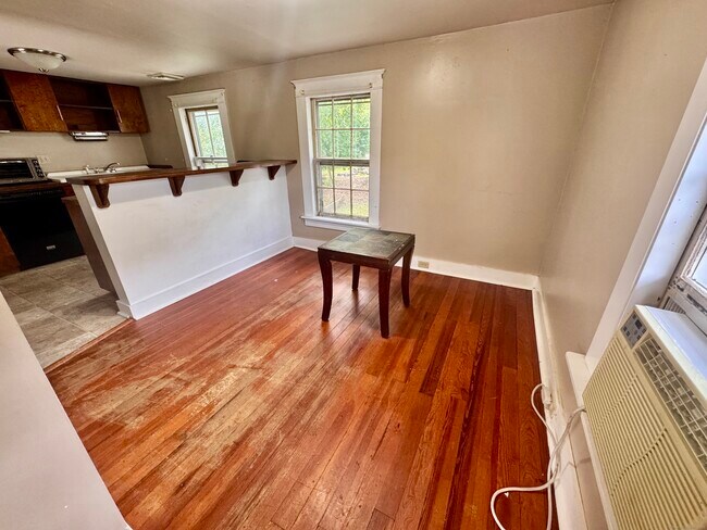 Building Photo - 111 Rockwell St