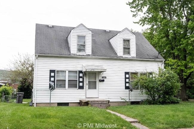 Primary Photo - "Charming 2-Bedroom Duplex with Gleaming H...