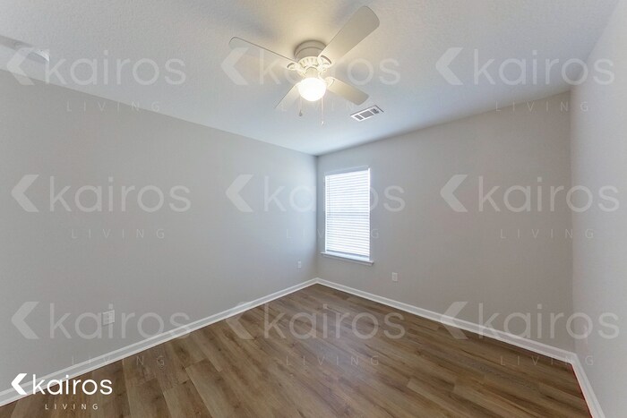 Building Photo - 15 Bungalow Cir