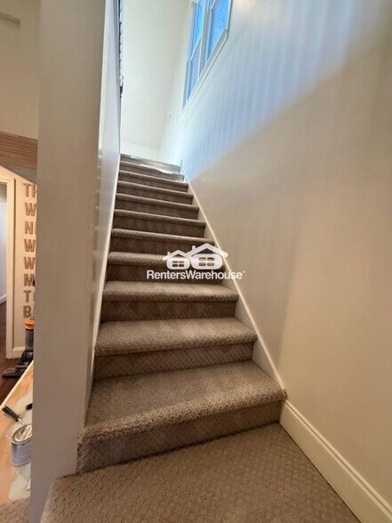 Building Photo - 358 Peevy St