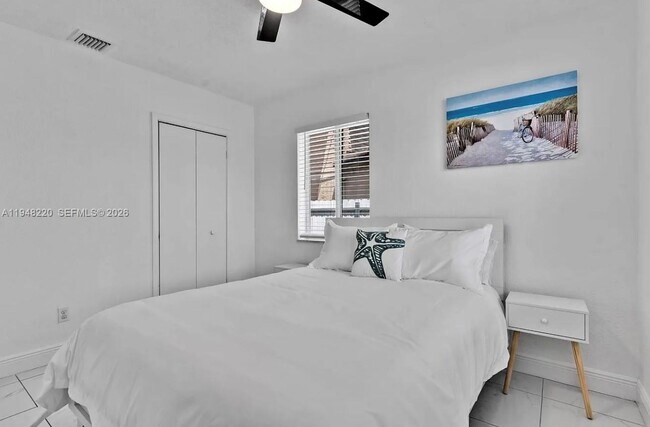 Building Photo - 211 SE 3rd St