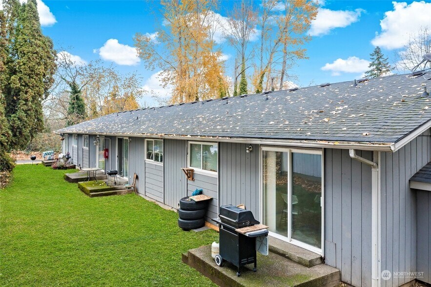 Building Photo - 1521 E 38th St