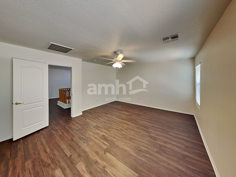 Building Photo - 780 E Cowboy Cove Trail
