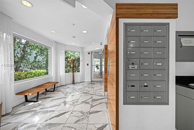 Building Photo - 7728 Collins Ave