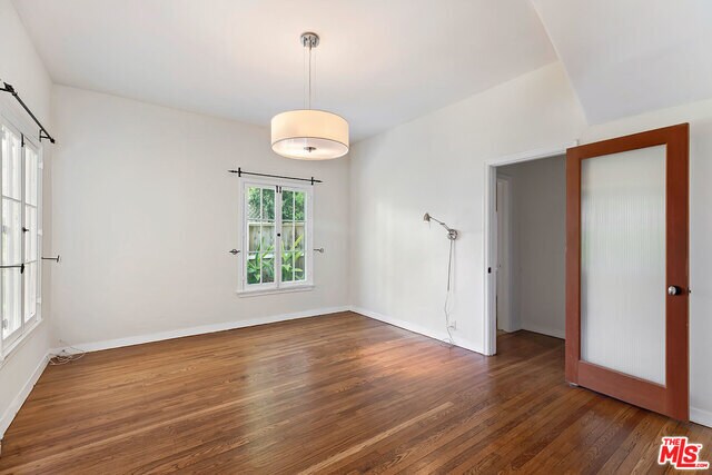 Building Photo - 214 S Medio Dr