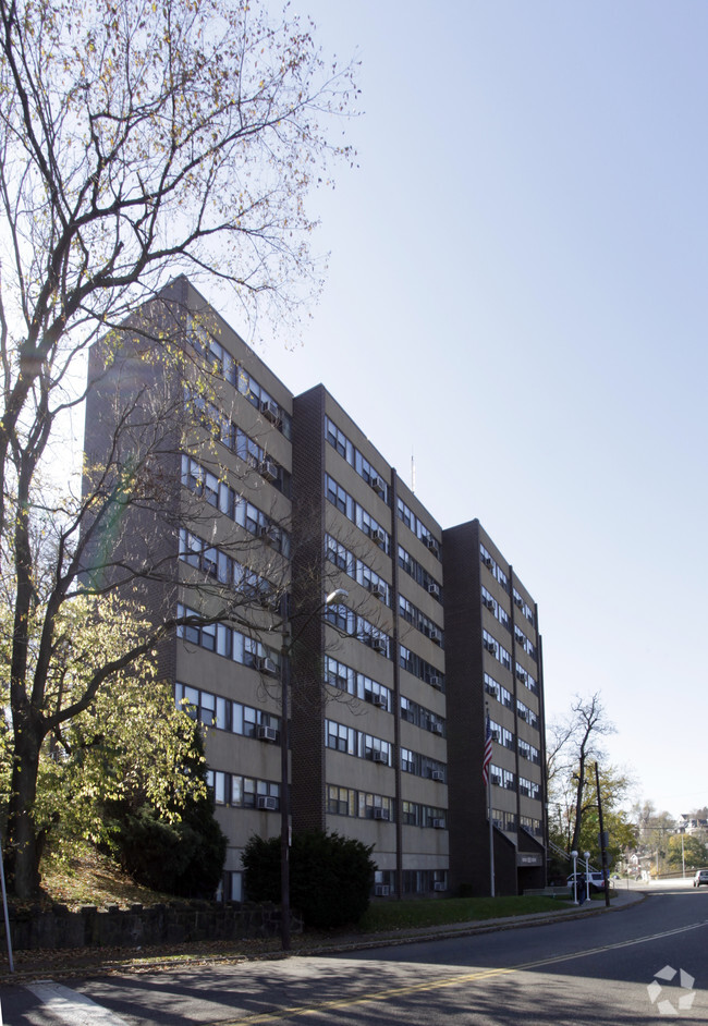 Building Photo - Murray Towers