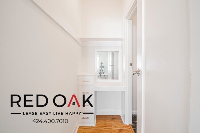 Building Photo - 1056 Normandie Ave