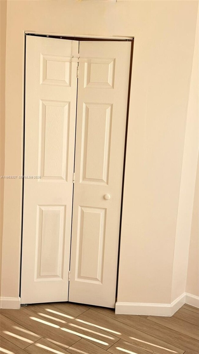 Building Photo - 16727 Hemingway Dr